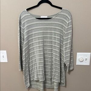 89th & Madison Gray Long Sleeve Top